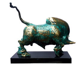 EL0048<br>
Bull - XVIII<br>
Bronze on Granite<br>
25 x 21 x 9 inches<br>
Available