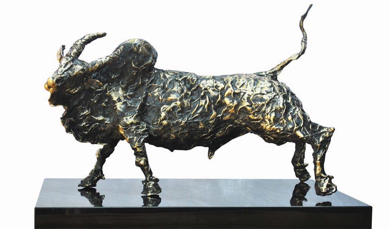 EL08 
Bull - VII 
Bronze on Wood  
24 x 17.5 x 14 inches 
Unavailable (Can be commissioned)