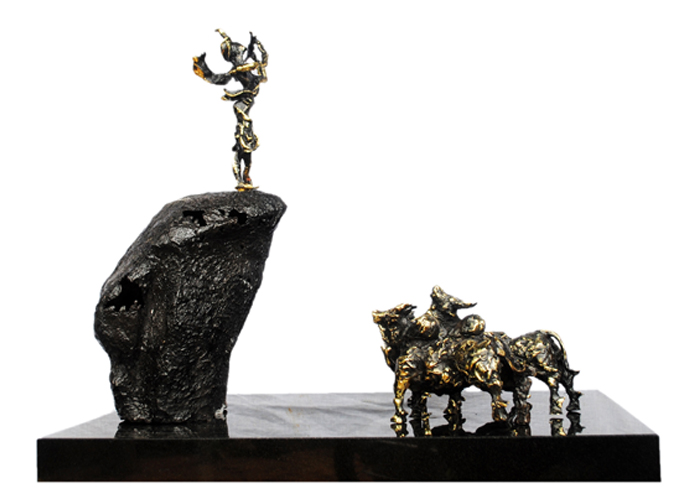EL39 
Krishna with Cows - V 
Bronze, Granite on Wood 
18 x 12 x 22 inches 
Unavailable (Can be commissioned)